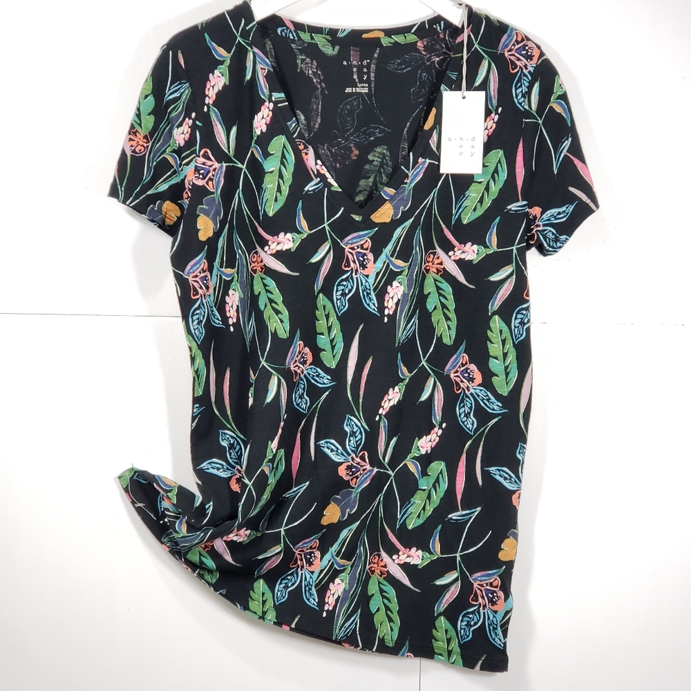 New A NEW DAY Tropical Floral V-neck Tee Top
